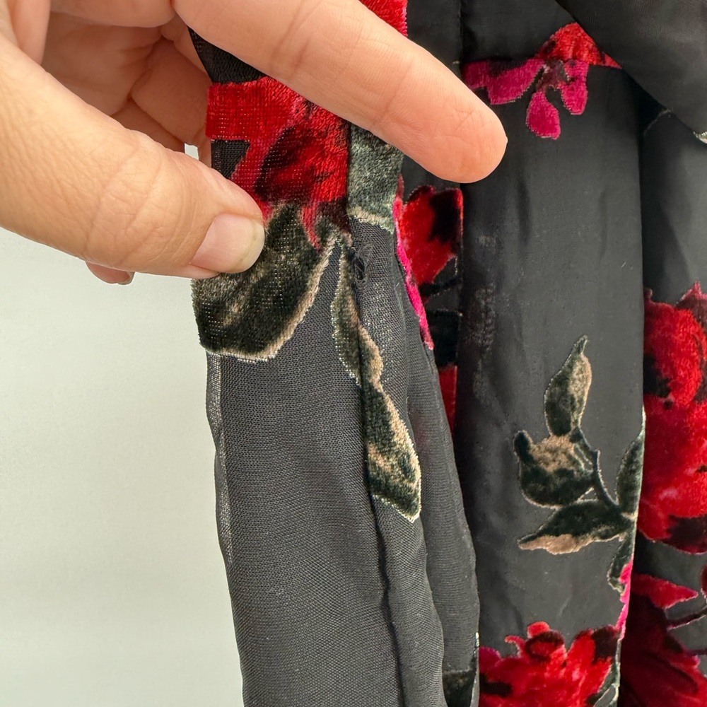 Anthropologie Ettwa Burnout Velvet Jumpsuit Black Red Floral Wide Leg small‎ - Picture 10 of 13